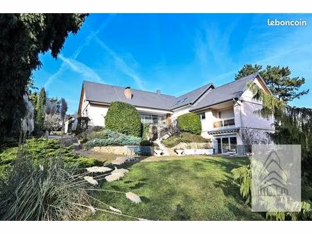 maison 8 pièces 267 m²