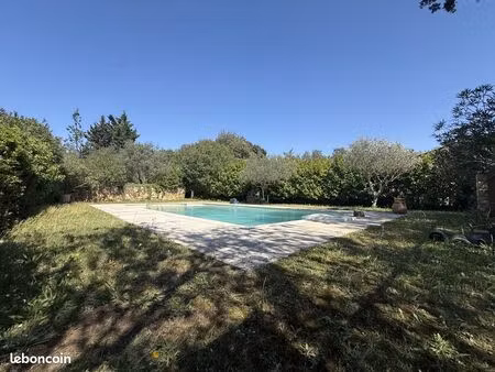 terrain 1250 m² vers-pont-du-gard