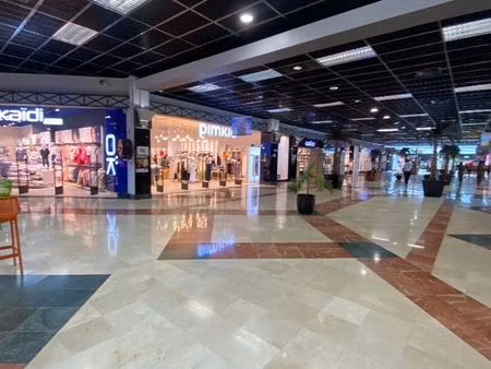 boutique 66 m² le lamentin