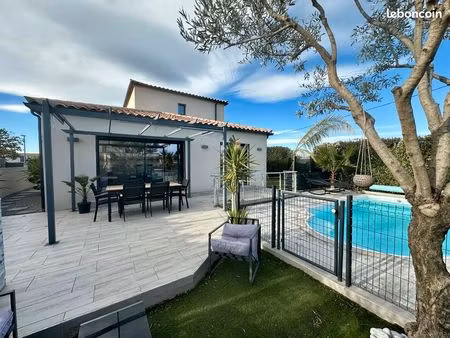 villa 4 faces avec piscine