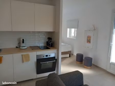 location studio à l'année scolaire