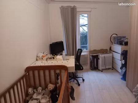 trois. pièces au centre ville montreuil
