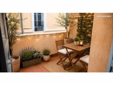 studio climatisé avec grande terrasse