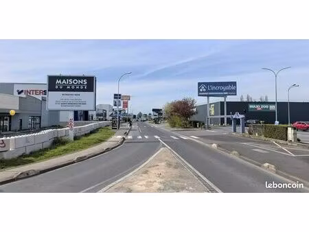 boutique 1782 m² ste genevieve des bois