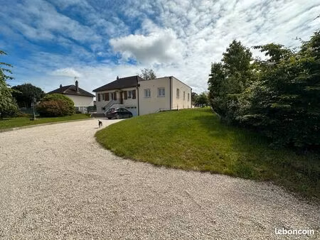 maison 130 m2 mesnil saint père