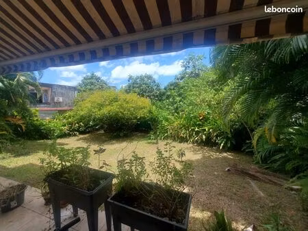 fort-de-france(clairière) bas de villa avec jardin