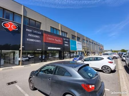 local commercial 1200 m² etampes