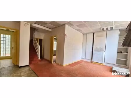 local commercial 141 m² étaples