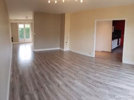 maison non mitoyenne secteur très calme