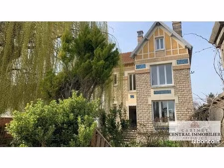 maison 7 pièces 158 m²