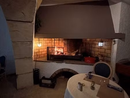 restaurant avec cheminée – fort potentiel