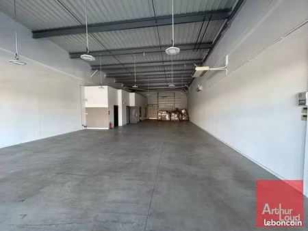 local commercial 1 250 m²