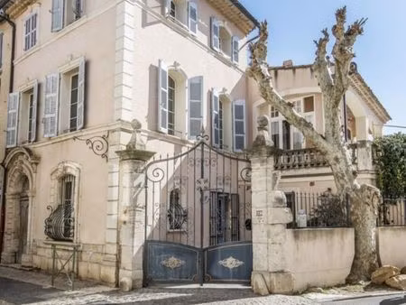propriété 6 pièces 319 m²
