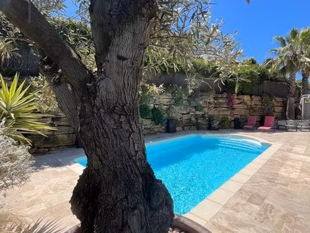 villa 4 chambres piscine et jacuzzi
