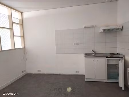 studio 1 pièce 35 m²