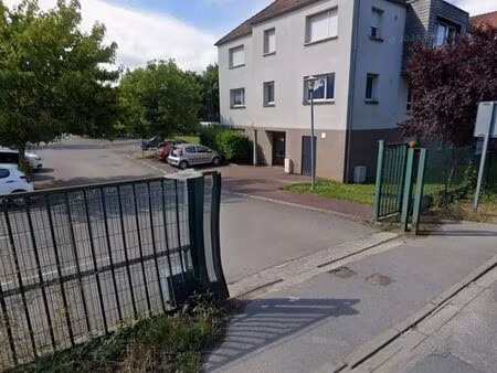 a louer appt meublé 45 m2 avec place de parking