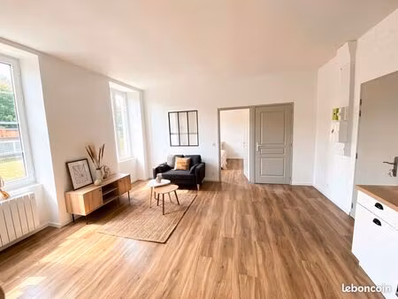 t2 meublé - 2 pièces 40 m2  580 cc  libre de suite