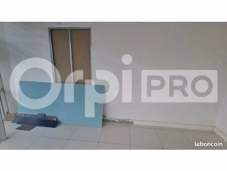 local commercial 65 m²