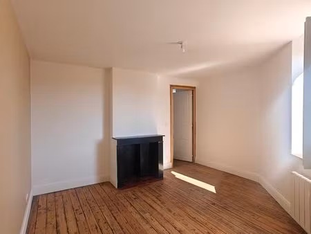 appartement t2 rénové à louer - charleville-mezieres