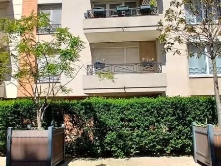 studio 1 pièce 28 m²