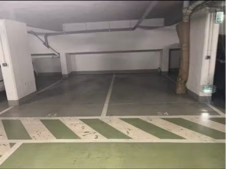 place de parking place besche