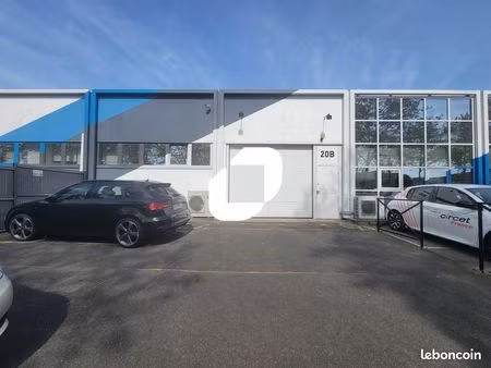 local d'activité 562 m²