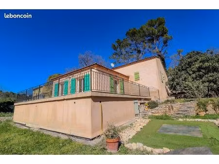 villa 4 pièces 95 m²