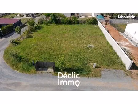 terrain 707 m² juicq