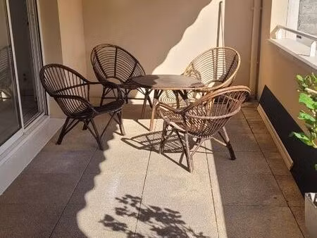 f3 84m²-garage-cave- 800 euros centre ville (+ 150e charges chauffage+eau froide et chaude