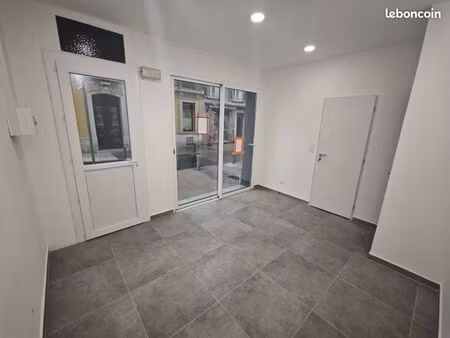 local commercial à louer – solliès-pont 13m2