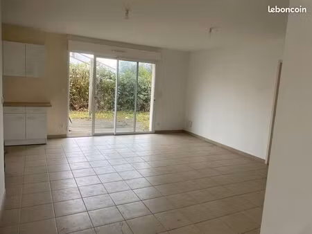 charmante maison de plain-pied avec jardin – cozes