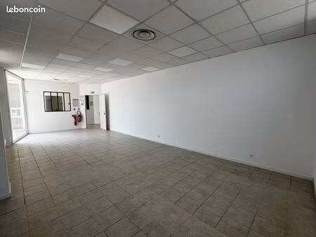 locaux commerciaux 33m2 et 41m2