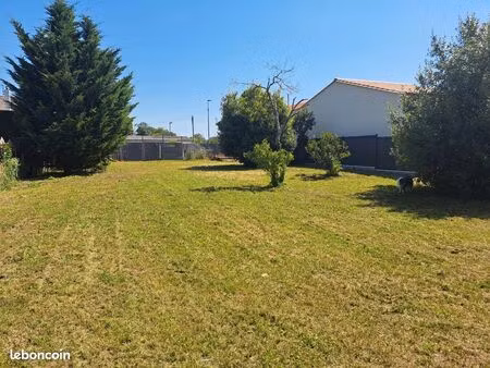terrain constructible libre de constructeur -555 m2 - angoulême saint cybard. 66 000