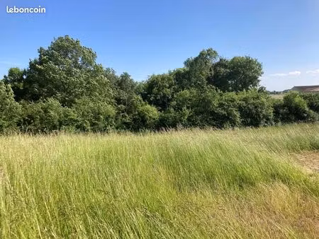 terrain 750 m² mirambeau