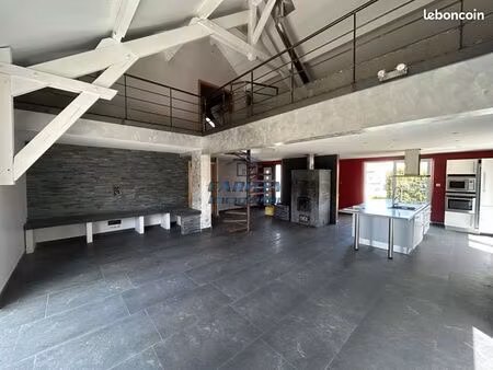 maison 8 pièces 250 m²