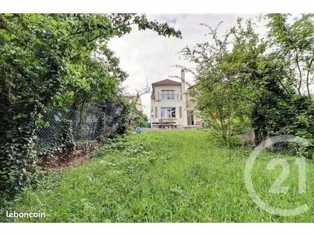 maison 10 pièces 200 m²