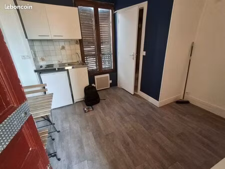 studette au perreux