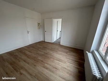 appartement t2 37 5 m² – cuisine équipée – chauffage collectif – disponible prochainement