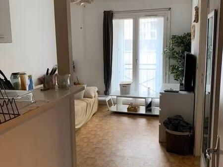 t2 à louer rue des olivettes proche du chu et du centre de nantes