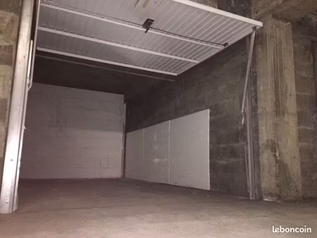 box pour stationnement ou stockage