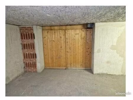 box double sécurisé – 63 m² – centre-ville de pontoise