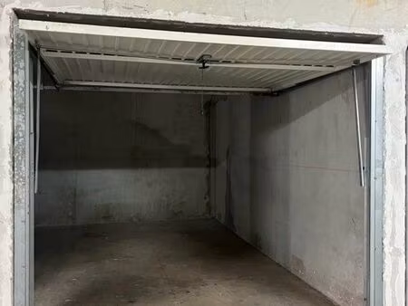 garage fermé carnolès