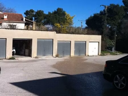 garage d’environ 14m²
