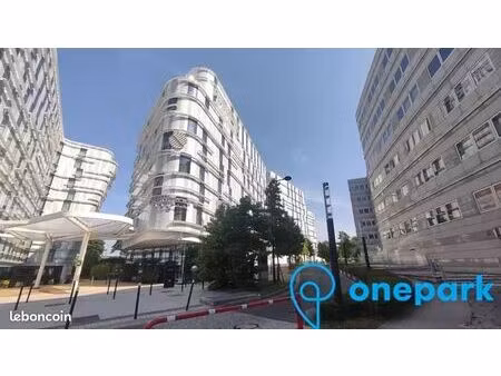 parking/box 12 m² tremblay en france