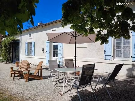 maison 8 pièces 330 m²