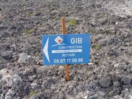 terrain 328 m² medis