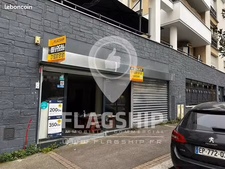 boutique 137 m² bagnolet