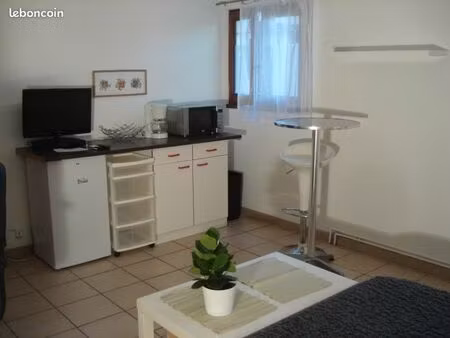 studio meublé + jardin+ parking