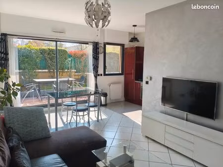 2 pièces avec jardin privatif et terrasse – résidence calme et sécurisée 2 parkings
