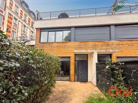 bureaux 144 m²